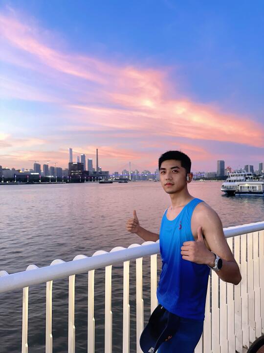 搬来上海两个月，在日落里反复爱上这个地方