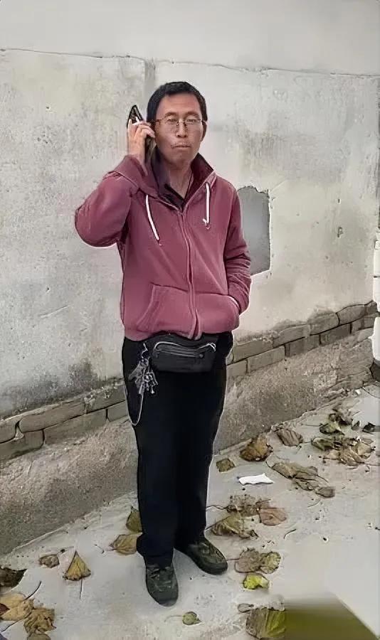 李根走了，才43岁

最后照片曝光让人心酸

刷到李根去世的消息时，我盯着屏幕愣