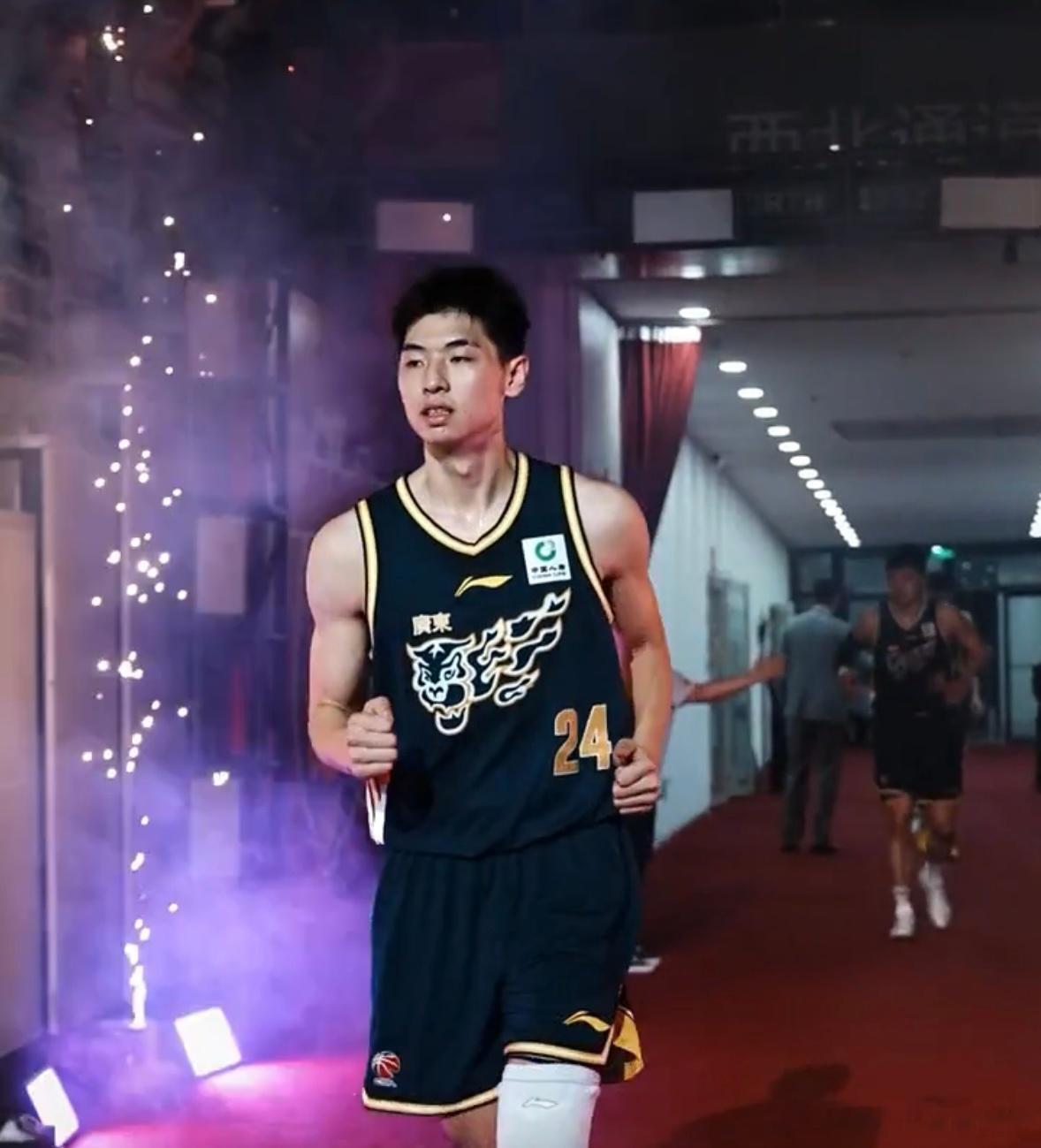 生死战！广东宏远主场迎战北京男篮，今晚只有赢球一条路今晚19点35分，CBA季后