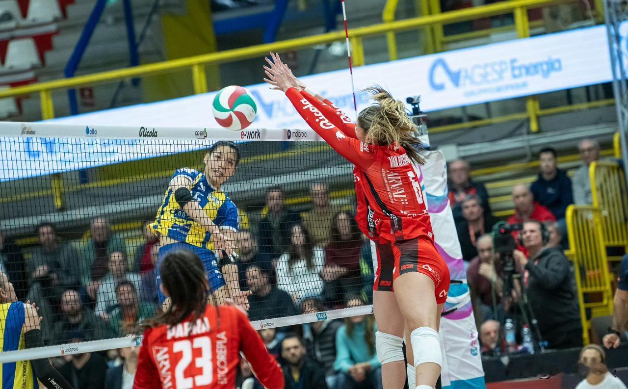 庄宇珊意甲首秀拿到全队最高的20分，恭喜庄穿珊首秀成功，预祝表现越来越好！！！