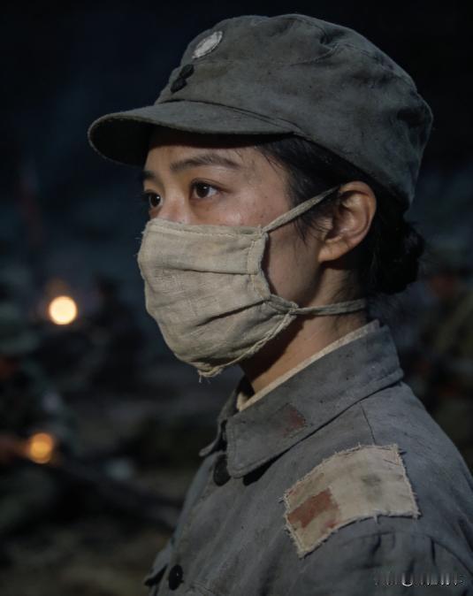 1943年秋，鬼子请女医生到监狱去做手术，女医生一看囚犯，竟是自己的丈夫！丈夫身