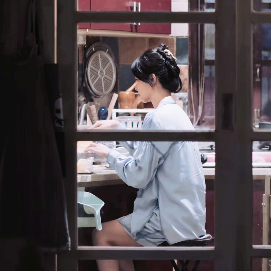 暮色晕染天际 思念悄悄漫过了心底𝓓𝓾𝓼𝓴 𝓭𝓲𝓮𝓼 𝓽𝓱𝓮