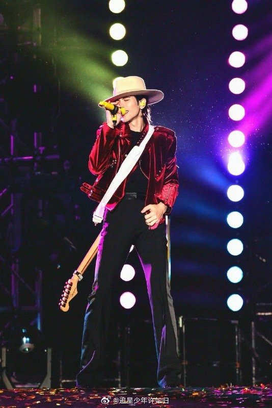 沈阳文旅隔空喊话萧敬腾 萧敬腾沈阳站官宣的同时，文旅直接送上福利大礼包。这种诚意