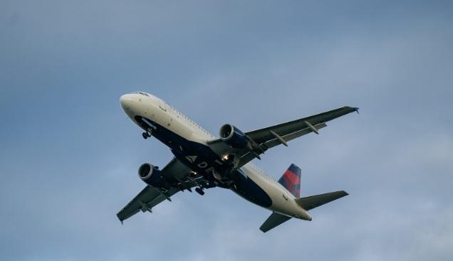 美军如今都这水平了？在委内瑞拉附近海域，险些与客机相撞！

最近，一架美军KC-