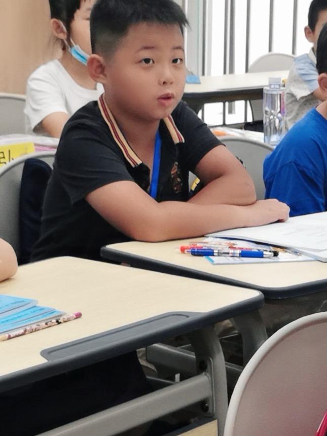 有人主张要快乐学习，健康成长。对于这种观点，我是实在不敢苟同。

伟人讲了，好好