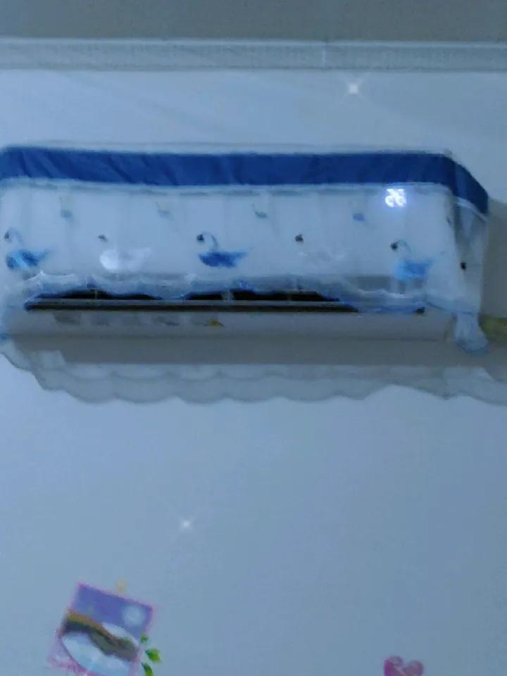 老一辈经历过物质匮乏的年代，节俭刻进骨子里，总心疼电费开销，即便经济宽裕，也不愿