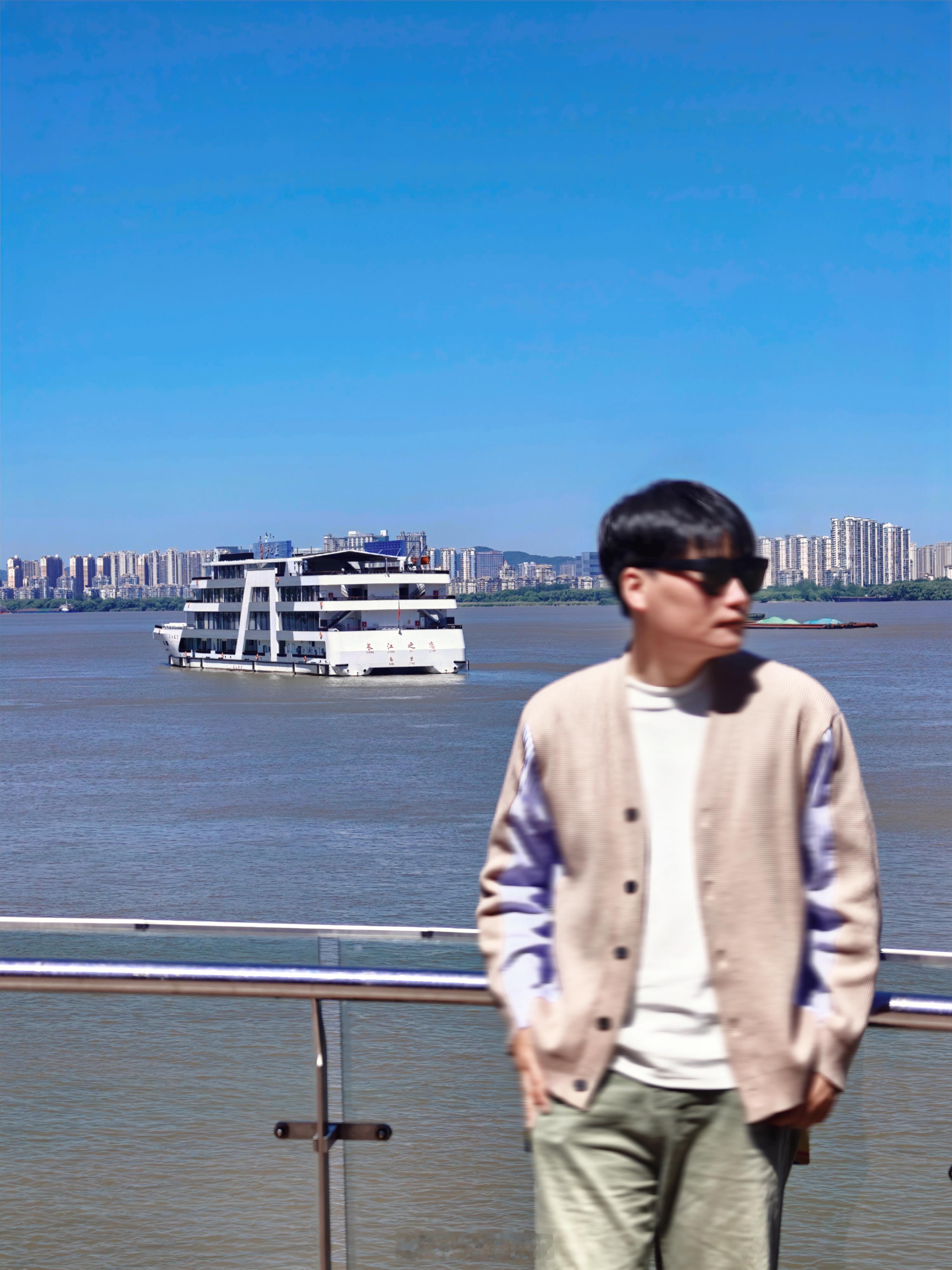 来南京体验长江游轮行之前来南京好几次，这次总算抽空体验了长江传奇游轮，全程都在感