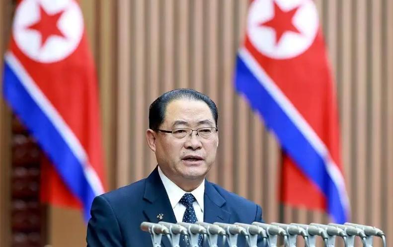 成了，朝鲜访华。中国正式宣布，朝鲜劳动党中央委员会政治局常务委员会委员、朝鲜民主