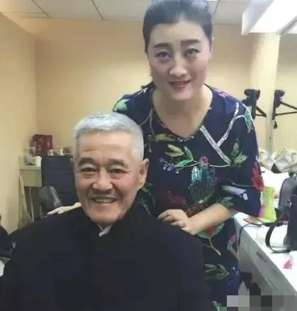 当年，赵本山将23岁的葛珊珊叫到面前说：反正你长得也不漂亮，索性就牺牲形象，你的