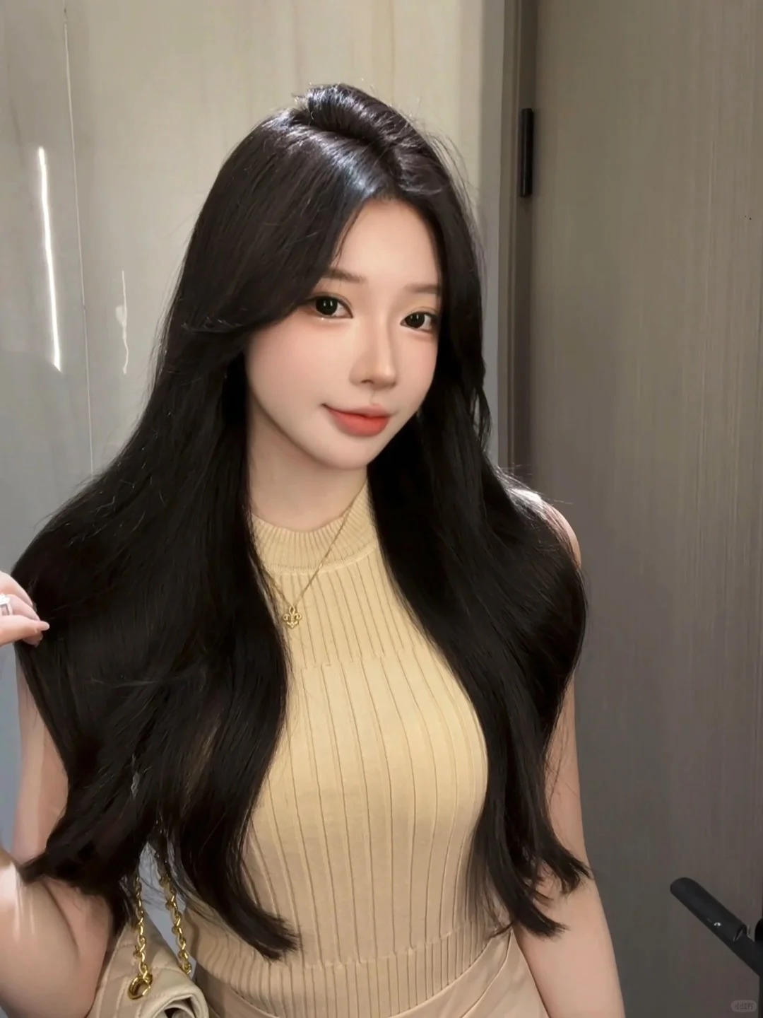 养成系高颅顶头包脸美女
