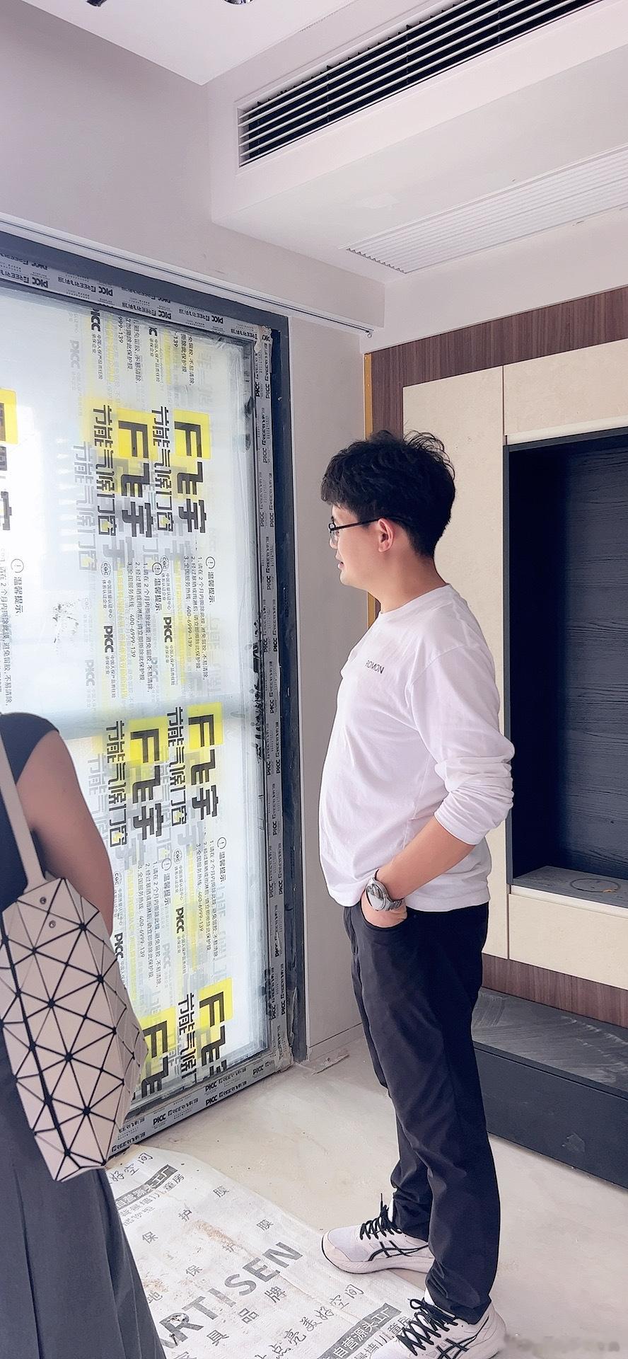 无论是住房，还是商铺，办公室，选址大于内部布局。如果选址选得好，再做好布局，能量