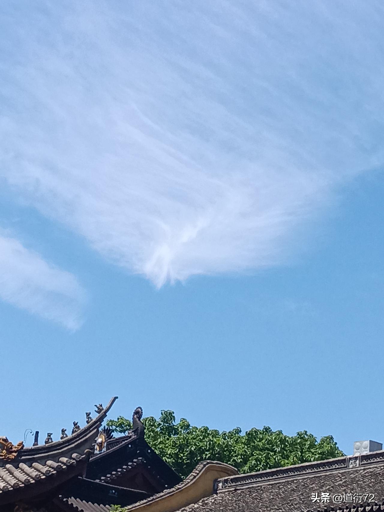 什么才是罗永浩最大的底牌
罗永浩过去的底牌是他自身的才智。人家曾在手机和互联网领
