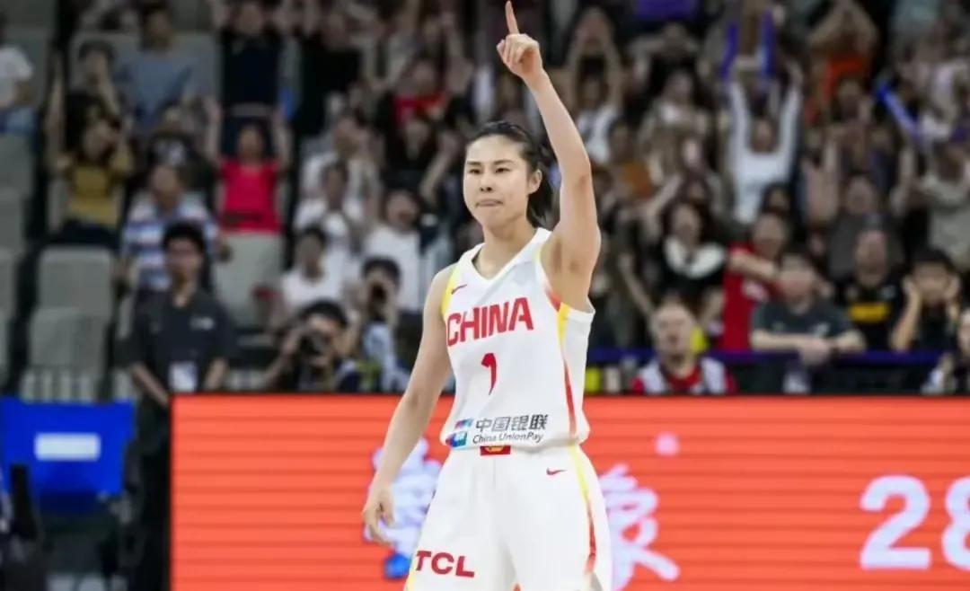 北京时间7月19日，所有人都期待见证中国女篮在亚洲杯
一、使用内线战术单一，送球