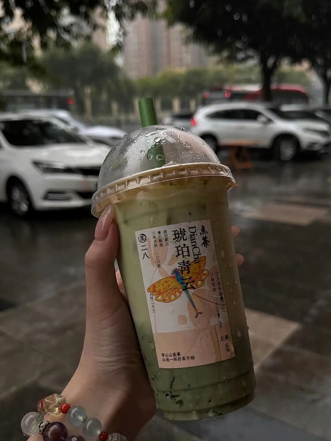 一个东西坏了我都要买个一模一样的 我真的很不喜欢新鲜感 ​​​