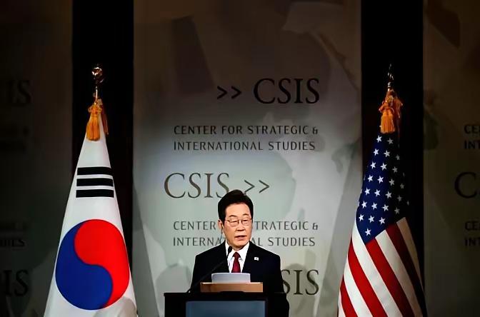果不其然，李在明在华盛顿一句“安全靠美国，经济不再靠中国”，把韩国出口三成市场、