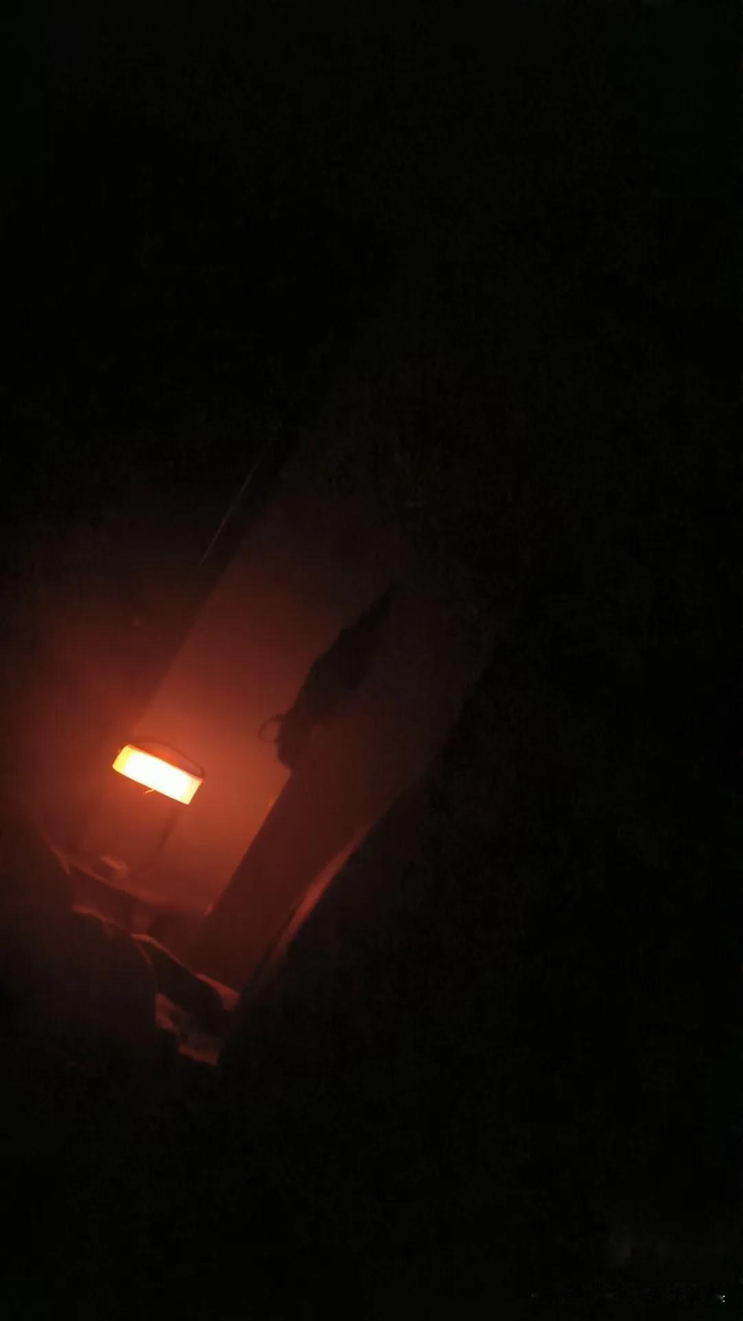 迷你空调了解一下

非常适合这个秋天哦，说热吧不是那么热，说冷吧也不是那么冷，这