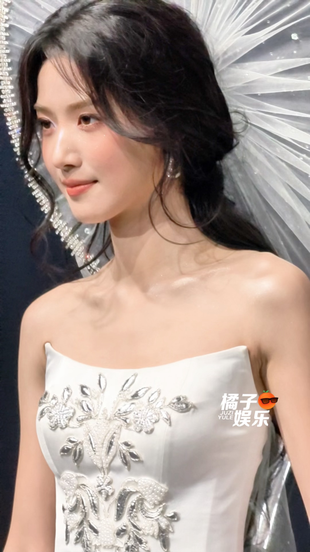 好美啊噜儿神女下凡了🧚♀️卢昱晓 神女下凡微博之夜红毯