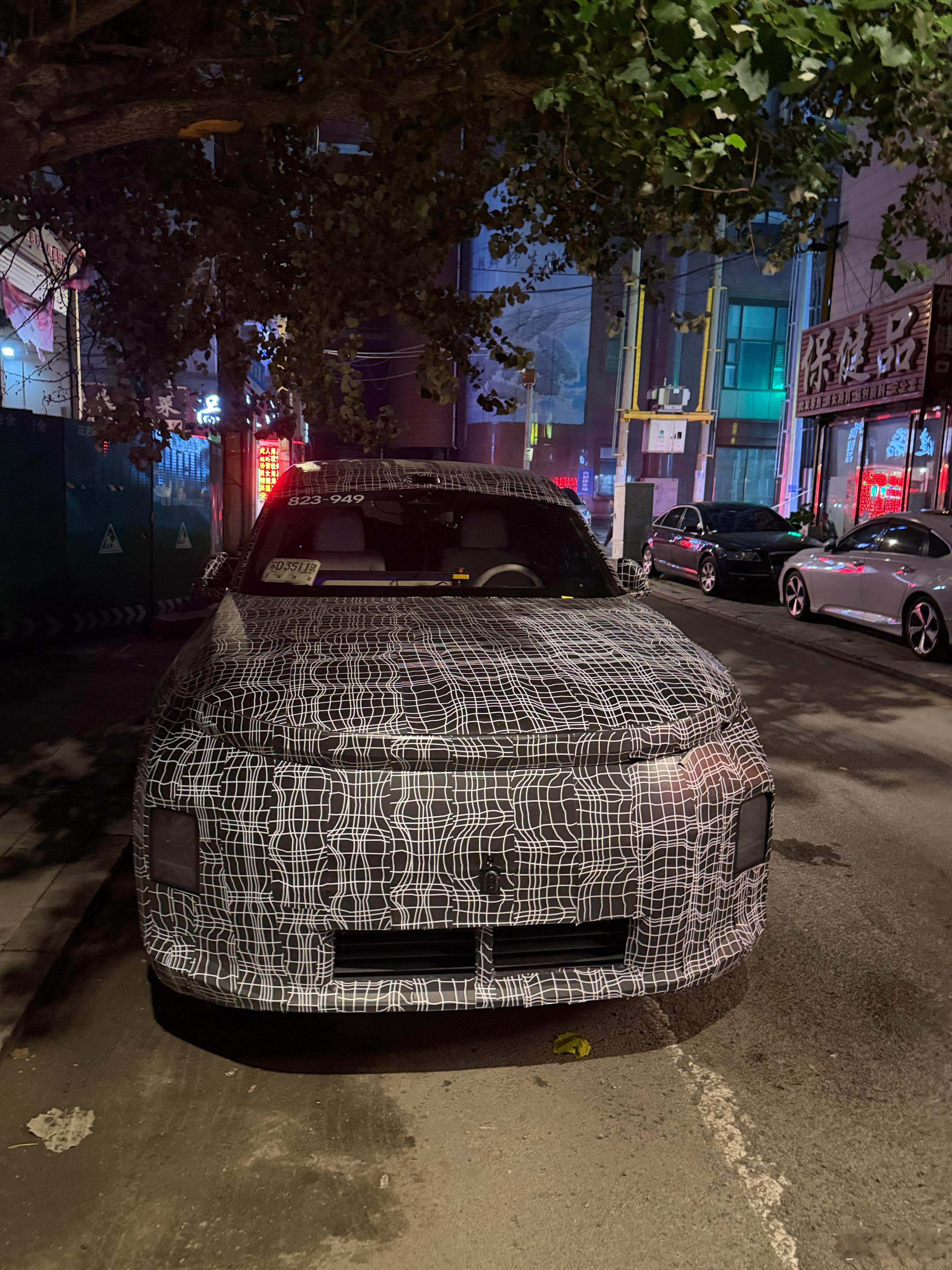 不懂就问，你们是怎么仅通过这两张图，就看出来是新一代理想L7的……说实话，我都看