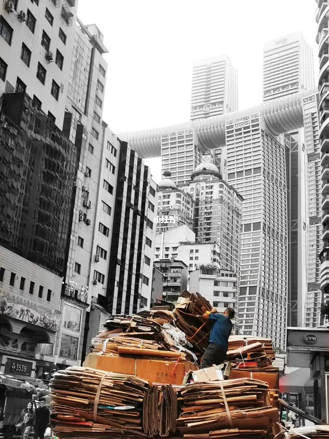 一张图一个故事|重庆来福士下打拼的人