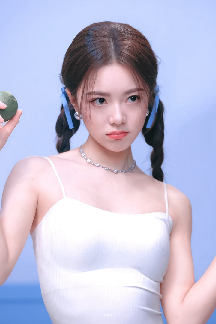 赵今麦赵今麦徐迟 🍑赵今麦无可替代“你是我无法写的野蛮玫瑰，也是我寻求一生也得