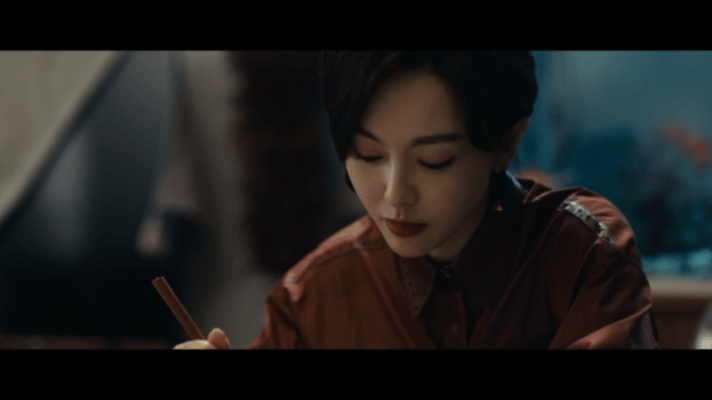 分手了你俩开始暧昧了 暗戳戳的在意真的藏不住💫，明明已经划清恋人界限，却还是忍