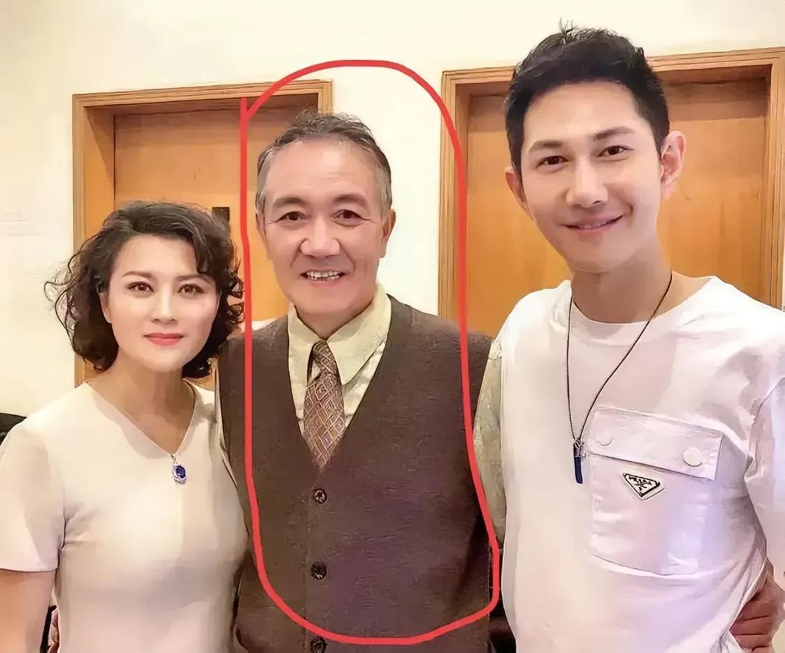 老戏骨李幼斌的全家福