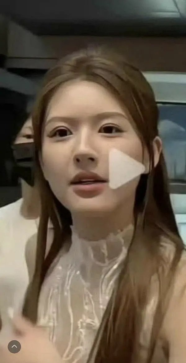 赵露思的脸真是一天一个样。 ​​​