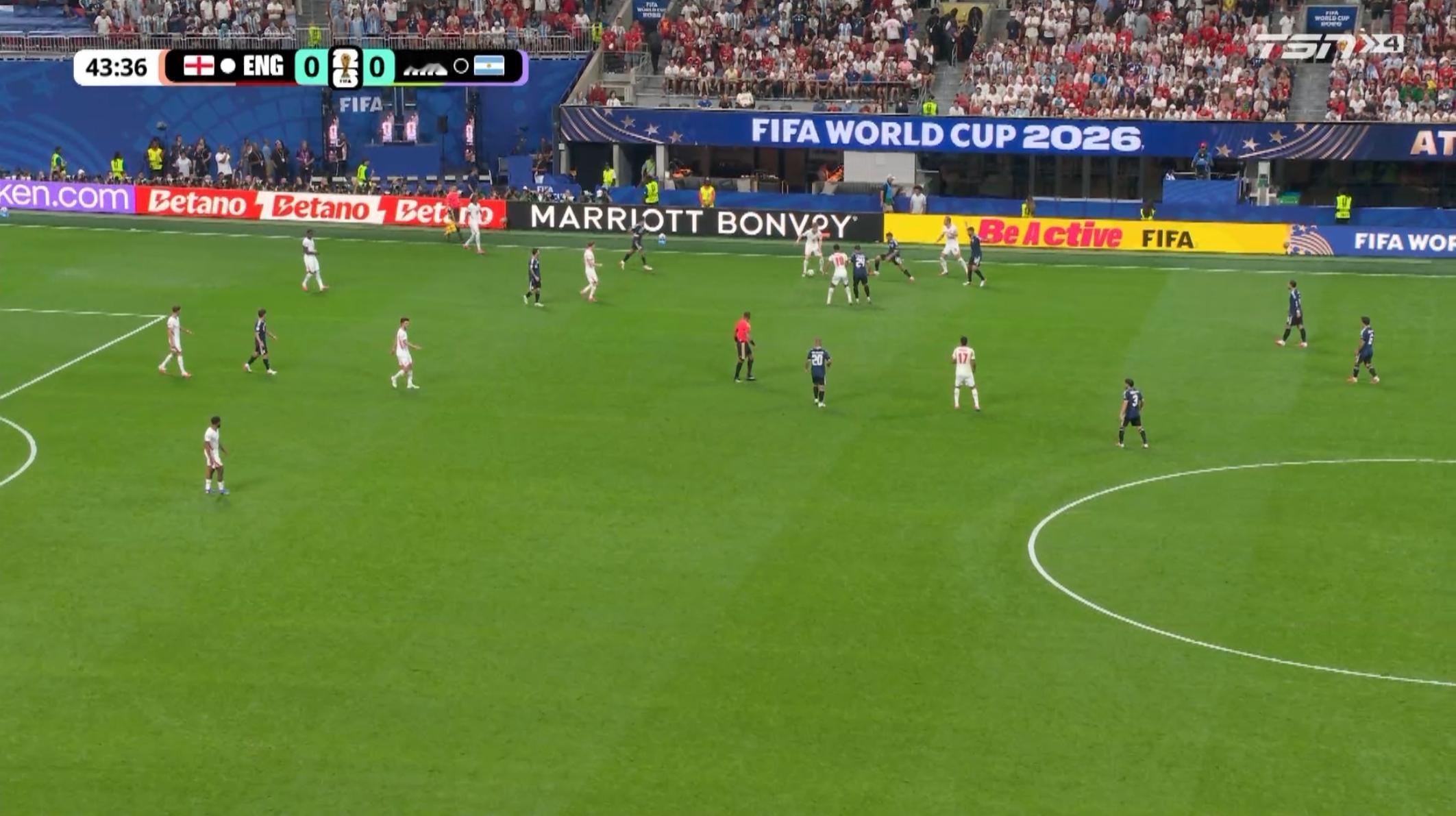 2026国际足联世界杯 半决赛阿根廷对阵英格兰BO1，上半场双方战成0:0，上半
