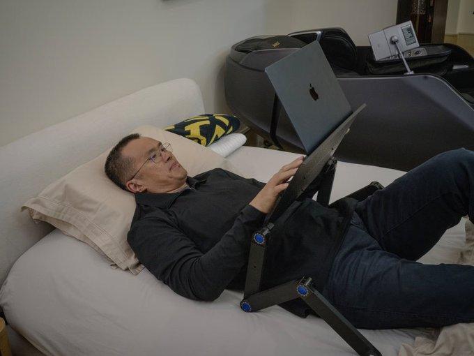 看完纽约时报对前华人首富赵长鹏CZ的采访
我发现：

老登资产已经彻底行不通了