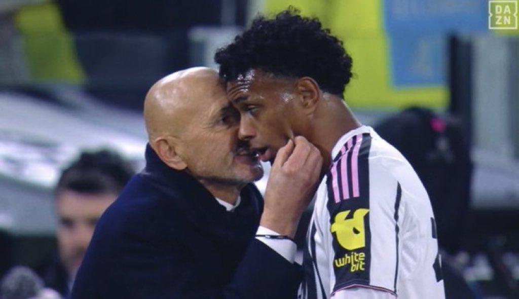 【沉寂的卡瓦尔】自对阵加拉塔萨雷的比赛中吃到红牌以来，卡瓦尔至今未获得一分钟的出