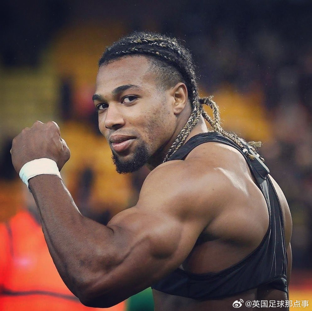 禁止肌肉男练块西汉姆联主教练努诺确认，特劳雷已被禁止进行举重力量训练“他的身材不