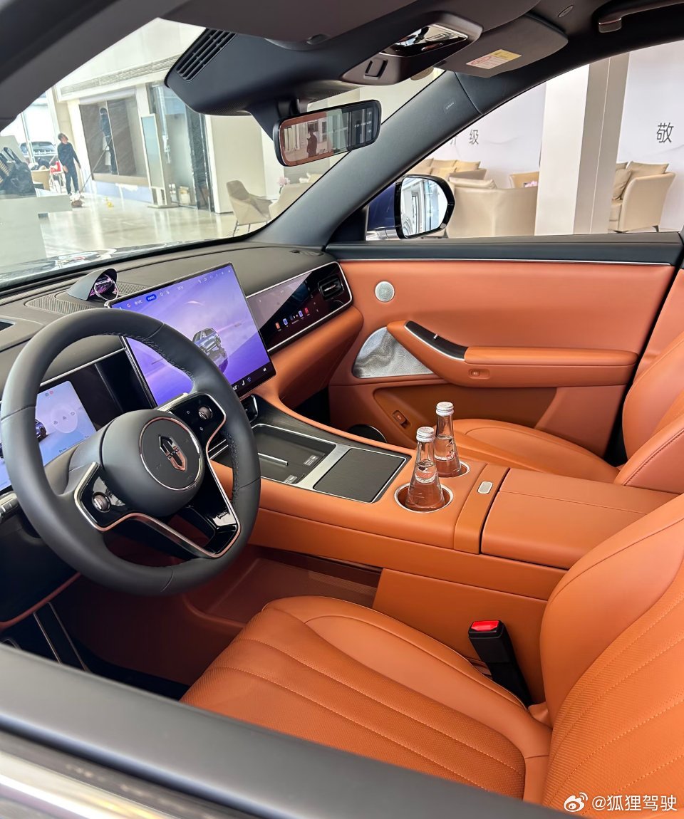 问界M7｜家用SUV真香款大气外观，气场在线大五座/六座超宽敞，全家出行超舒服零