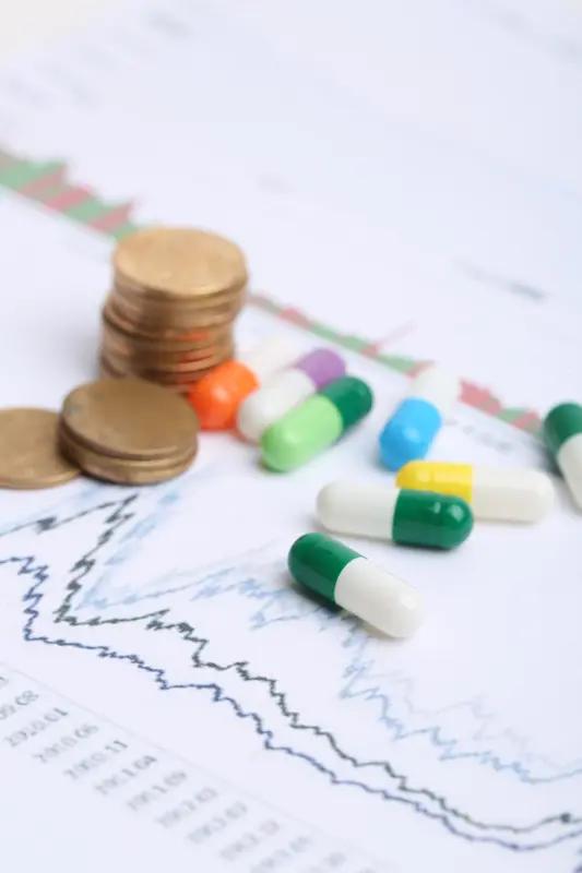 今天大盘均线压制，冲高回落，最多小阳线。
     现在炒股，
     不看大