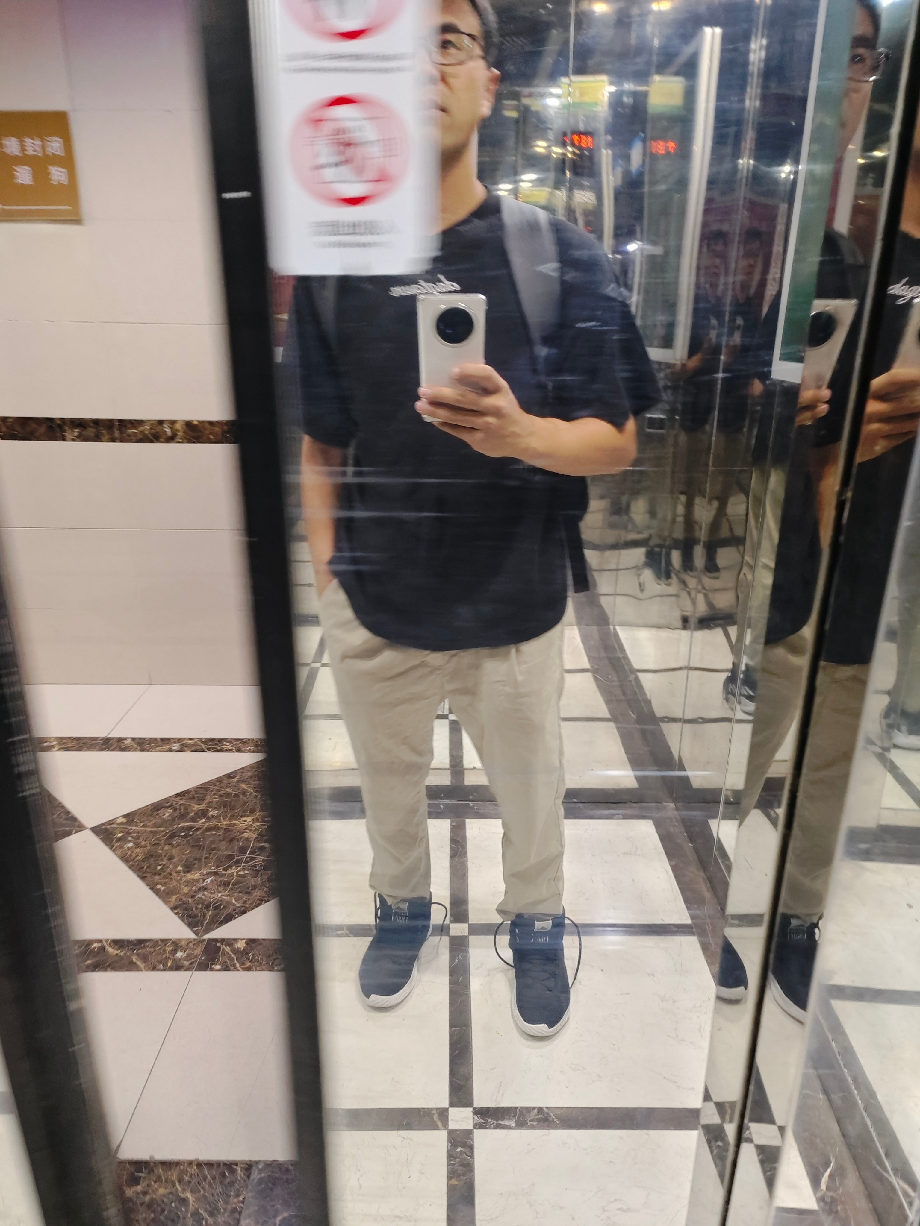 上午10点篮球赛，运气不好，抽签抽的都是上午，起不来啊[允悲] ​​​