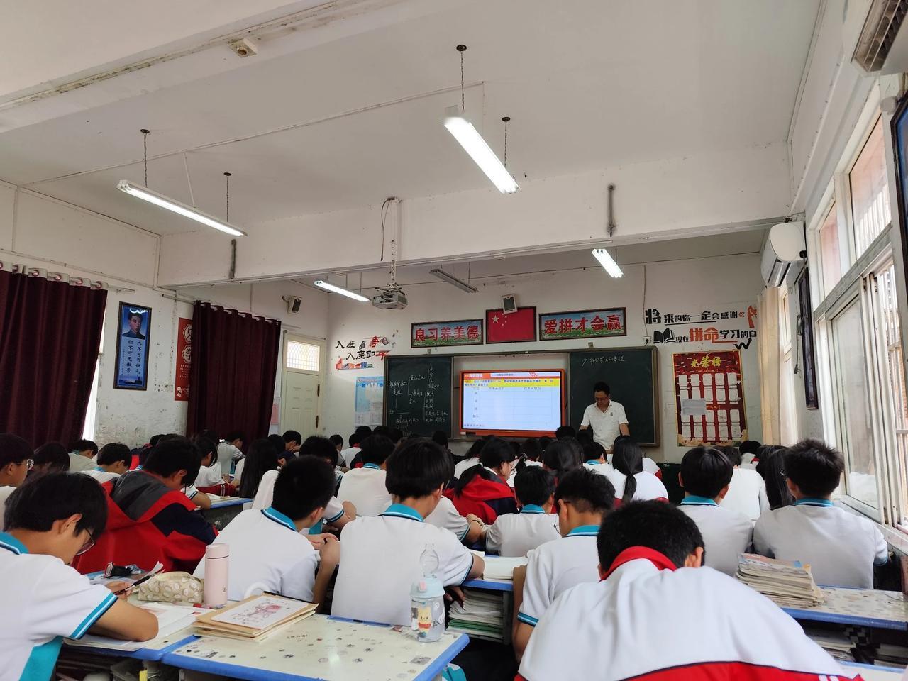 校外补课并不能提升孩子的数学成绩，补课本身就是一个骗局！

我是一名初中数学老师