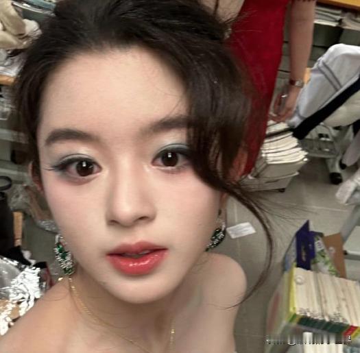 黄杨钿甜230W耳环，什么时候能有结果？

黄爸爸说耳环是假的，空口无凭，直接甩