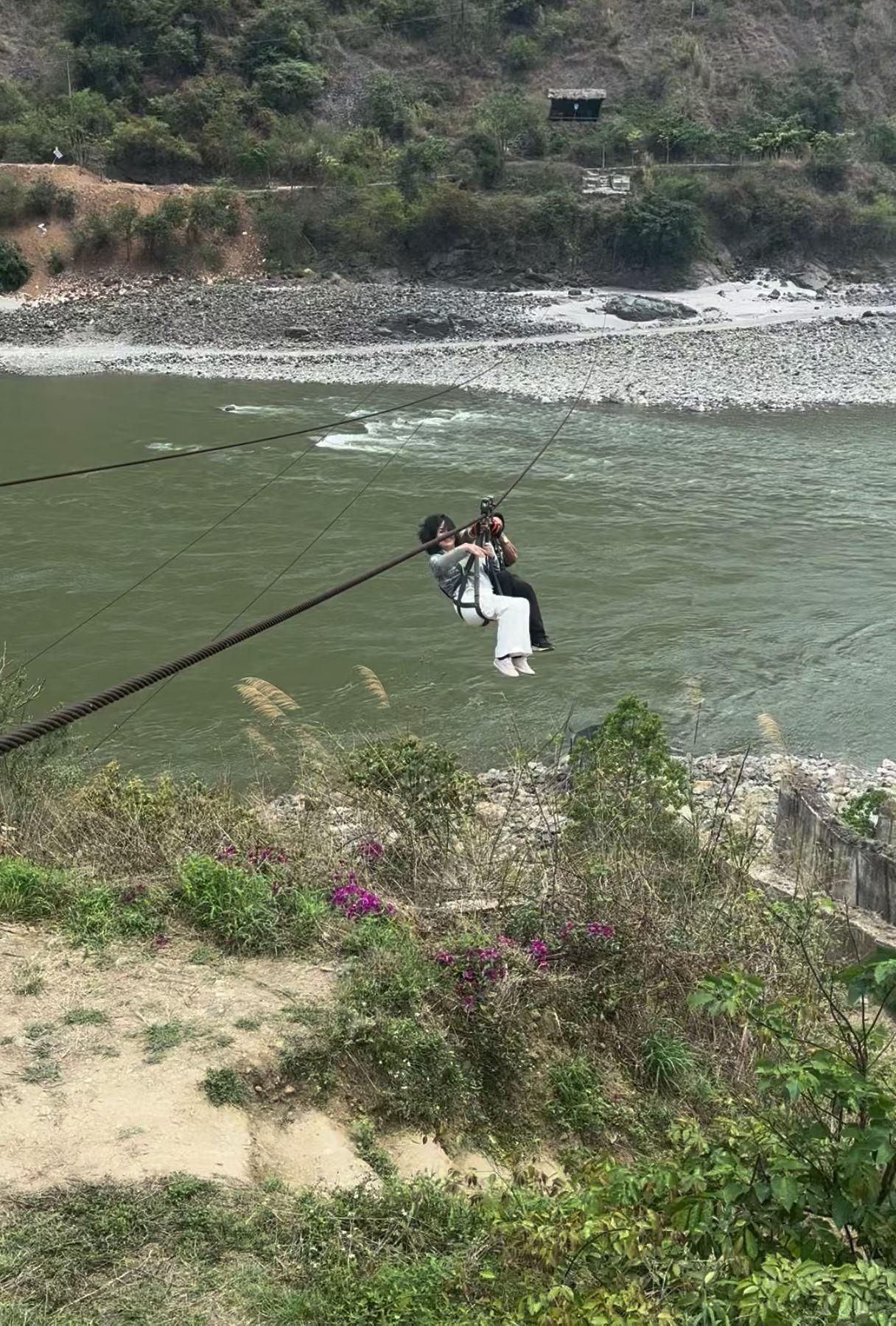 泸水、六库、登埂澡塘、塘歌会、怒江、大峡谷、溜索——这一连串陌生又熟悉的名字，将