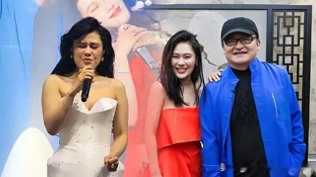 袁娅维洛杉矶演唱会悼念刘欢，全场道晚安看哭多少人？