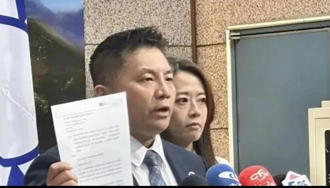 【郑丽文怒怼绿媒“造谣三张门票”！律师函都发出去了，真是“打脸”现场】
    