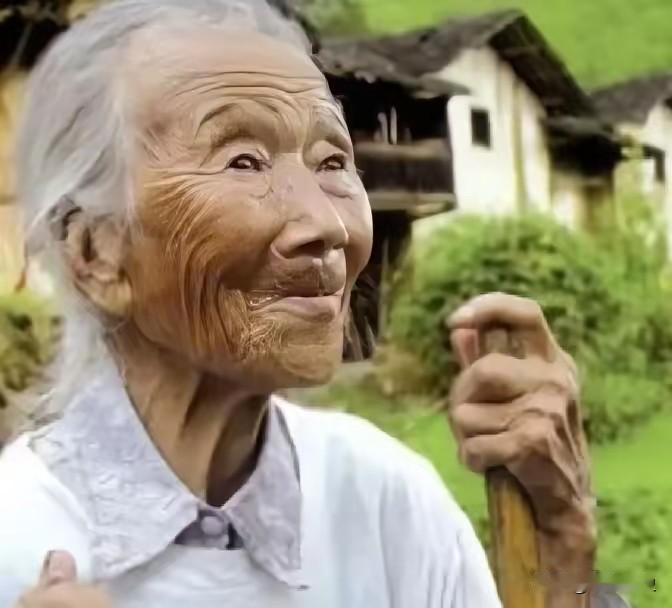 1928年，18岁的池煜华和15岁的小丈夫圆了房，新婚才3天，丈夫就离家去打仗，