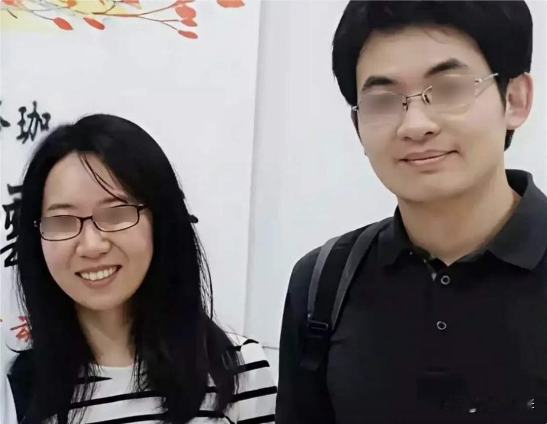难以想象，汪海英每次看见曾梦琪，会不会像吃了苍蝇一样恶心？

付磊为之放弃家庭的