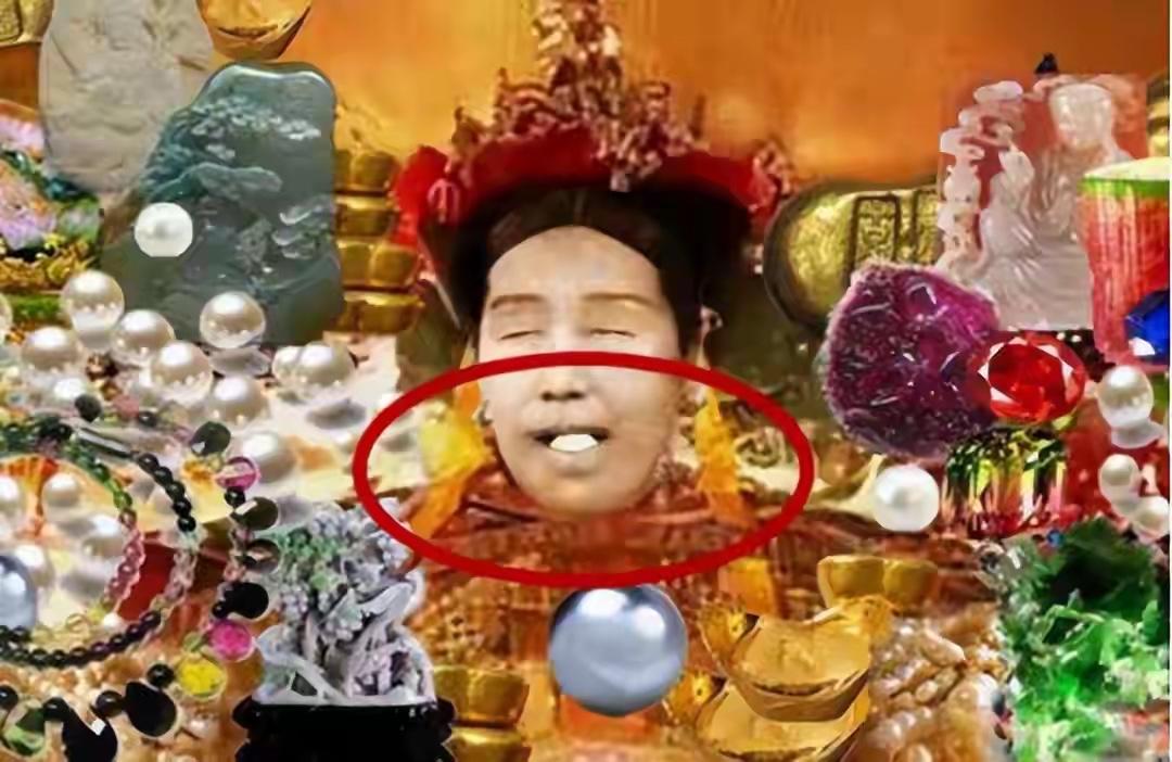 孙殿英从慈溪嘴里盗走的夜明珠，通过戴笠，送给了宋美龄。其目的就是为了免于被惩罚。