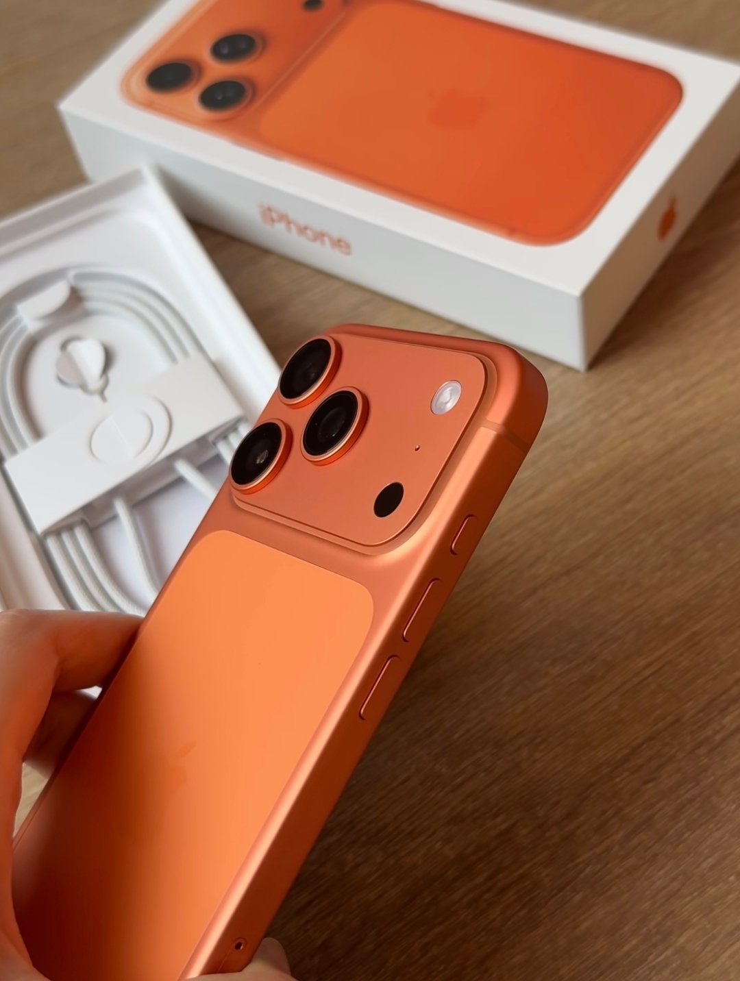 苹果回应iPhone17Pro划痕 之前就说过，iPhone 17 Pro 这一