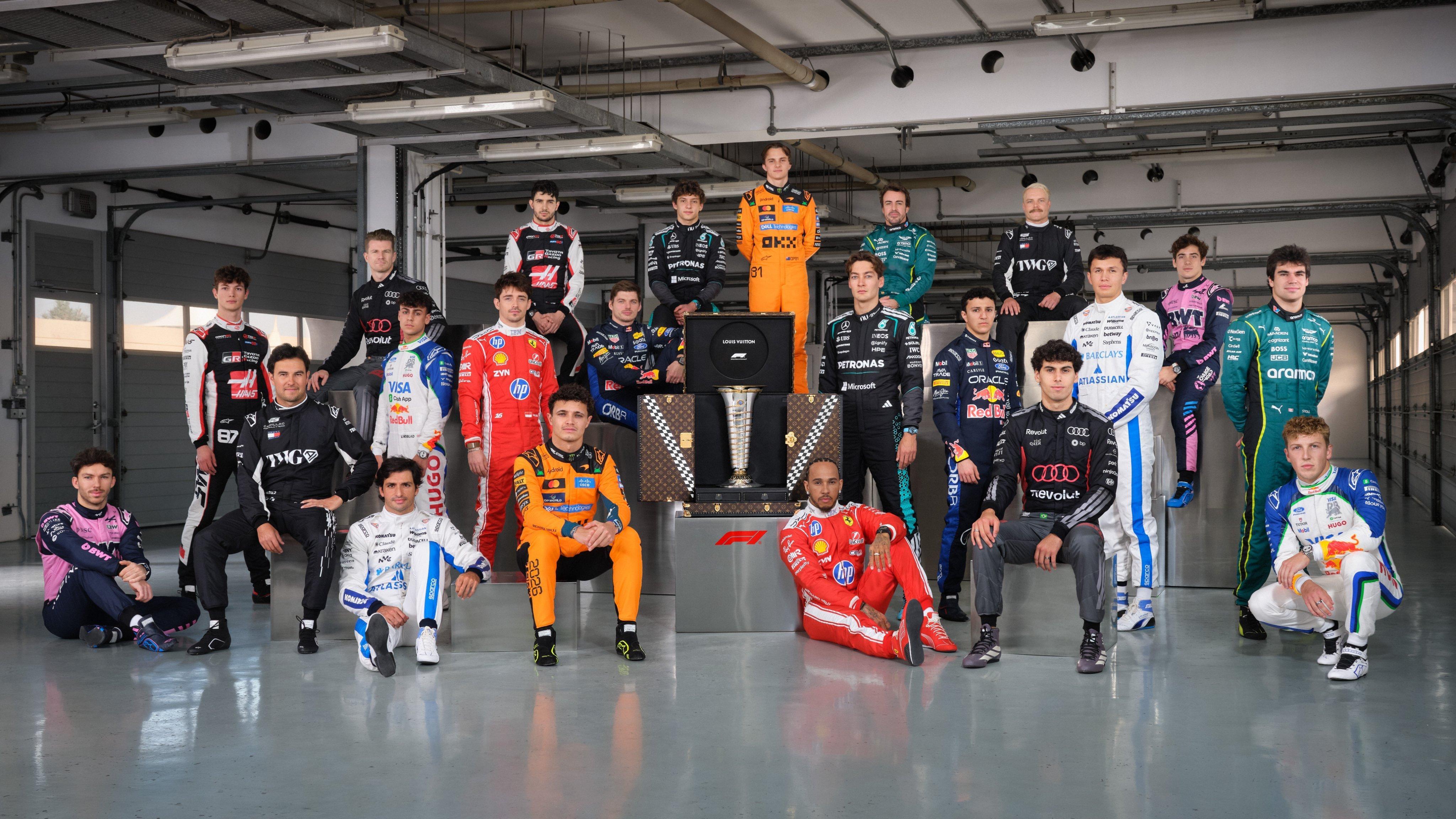 F1 新赛季车手大合影来了！📸 