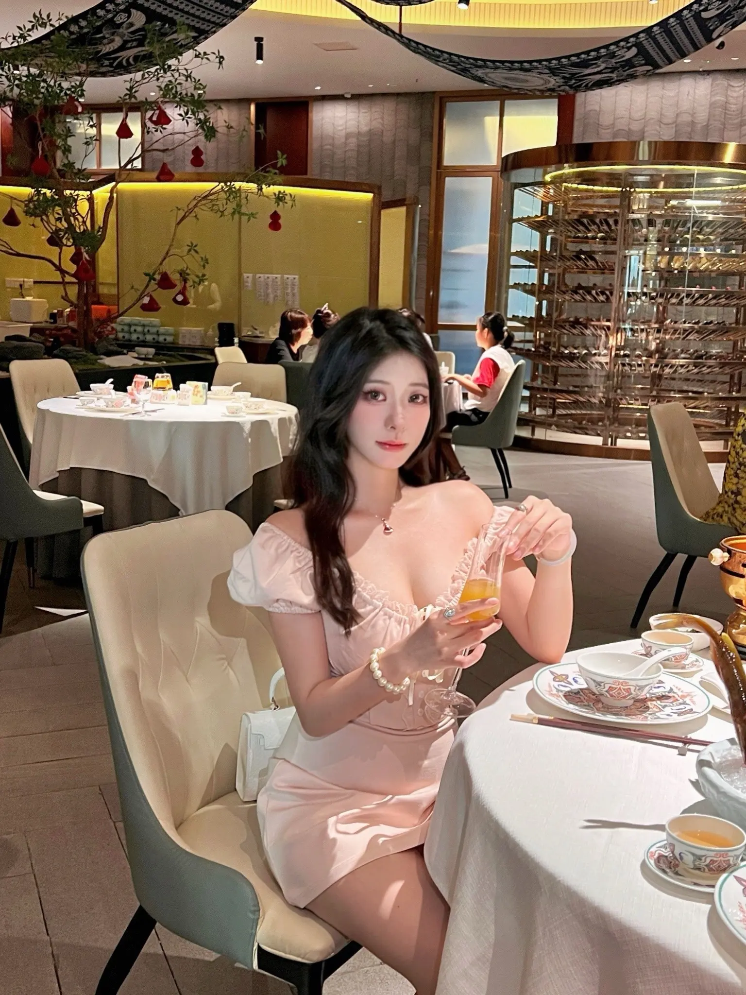 我不爱无聊人间 只偏爱你眉眼