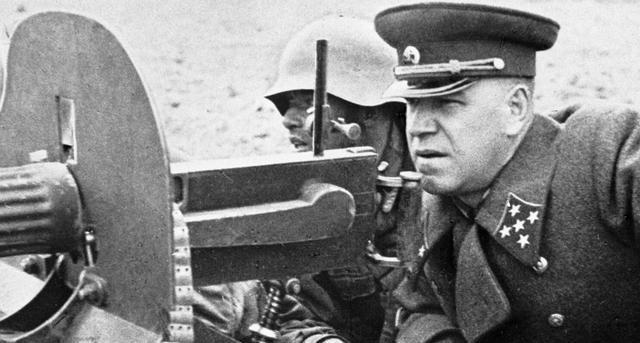 1948年，朱可夫被调往斯维尔德洛夫斯克这座深埋历史血痕的城市。

更令他痛心疾