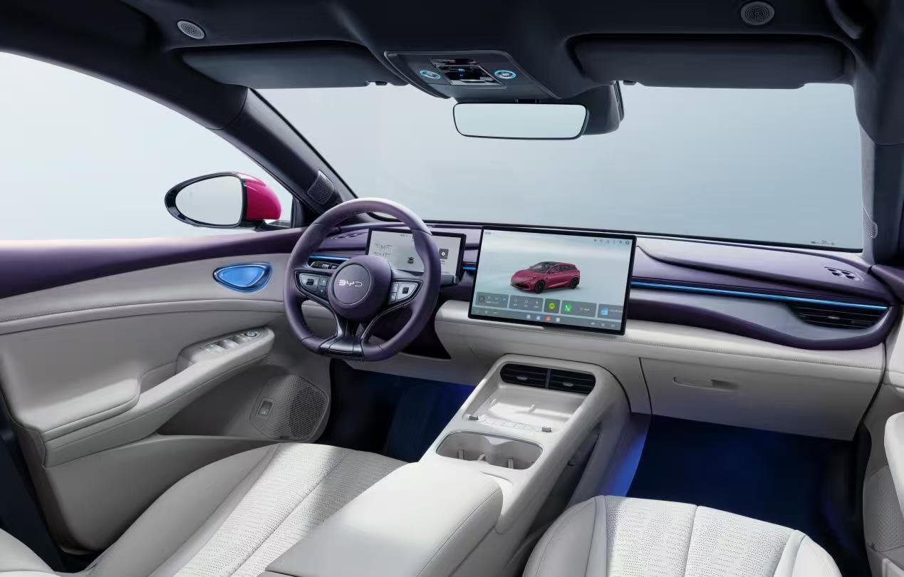 2026款的海豹06GT和海豹06DM-i旅行版正式开卖。价格挺有意思，一个主打