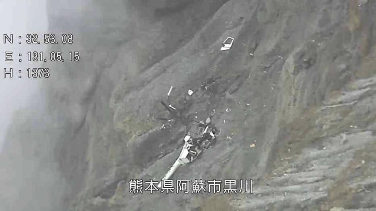 当地时间1月20日，日本熊本县一架观光直升机在阿苏火山失事，机上含日籍飞行员在内