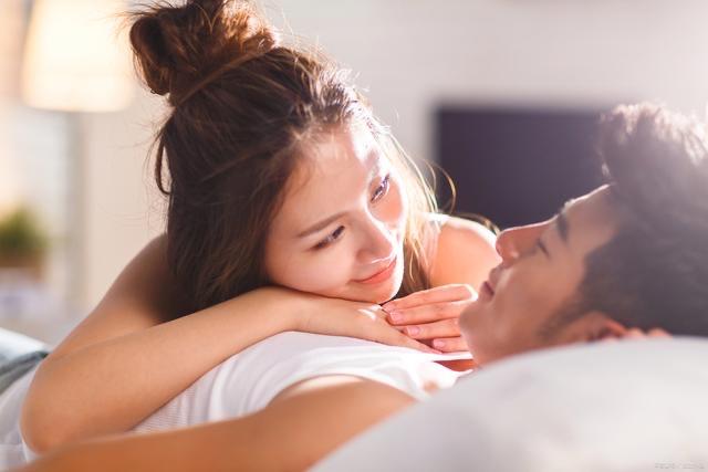 男女感情世界里关于分手的“约定俗成”。

感情中有种不成文的准则：一日不联系默认