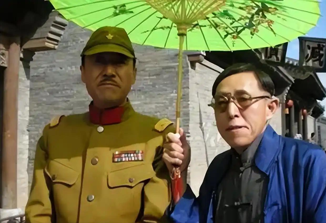 真讽刺！当年给鬼子带路、害死 200 多条人命的汉奸，他亲孙子现在居然成了大慈善